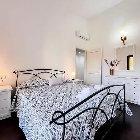 Levante House Apartment