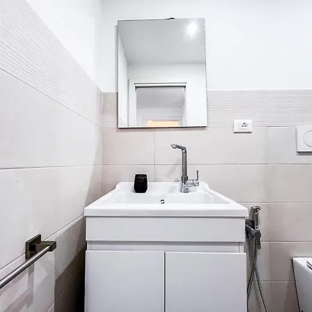 Levante House Apartment *